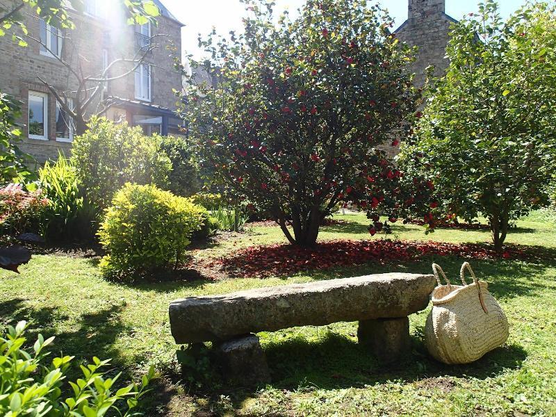 La Demeure Hotel Guingamp Exterior photo